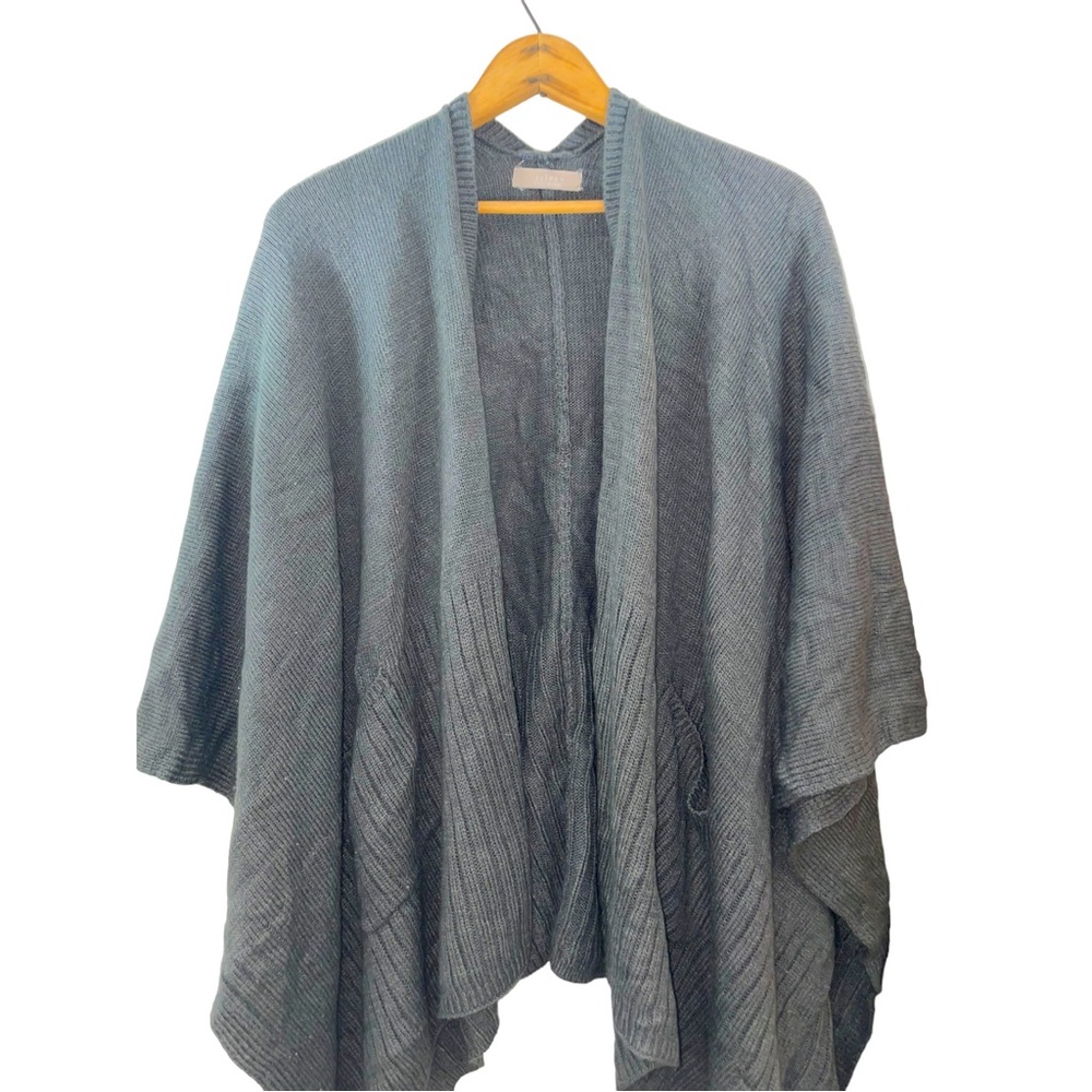 Taleen Gray‎ Sweater Poncho with Pockets